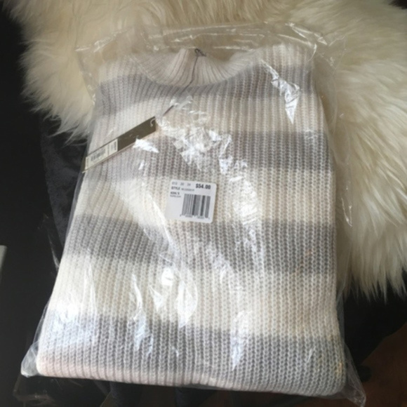 SOLD Lauren Conrad Mockneck Sweater Sz M NWT - Picture 4 of 4